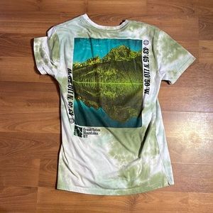 Diy green-white shirt of National Geographic WY